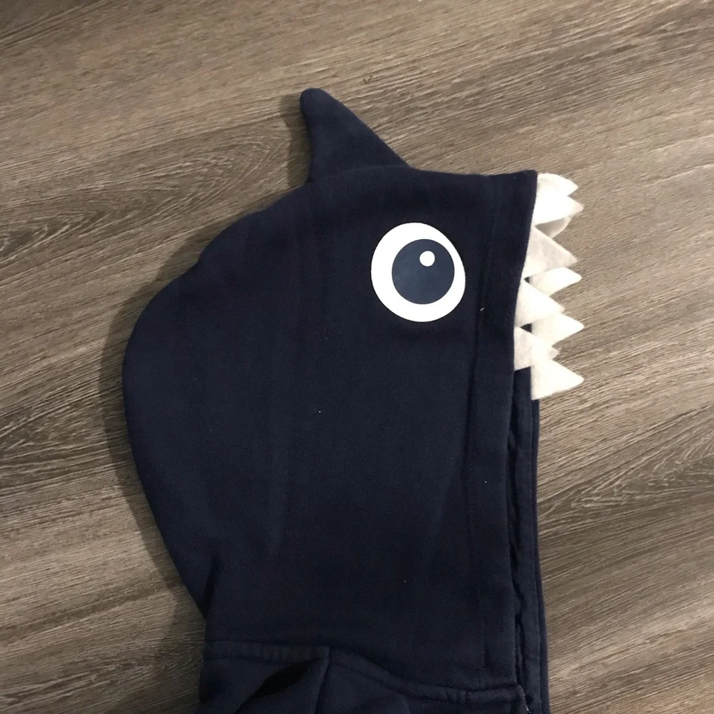 GAP 2T  shark hooded zipper sweatshirt